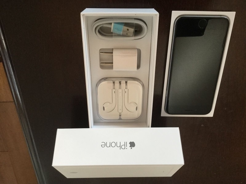 Want To Sell: Unlocked Brand New Apple iPhone 6 Plus 128GB / Samsung G