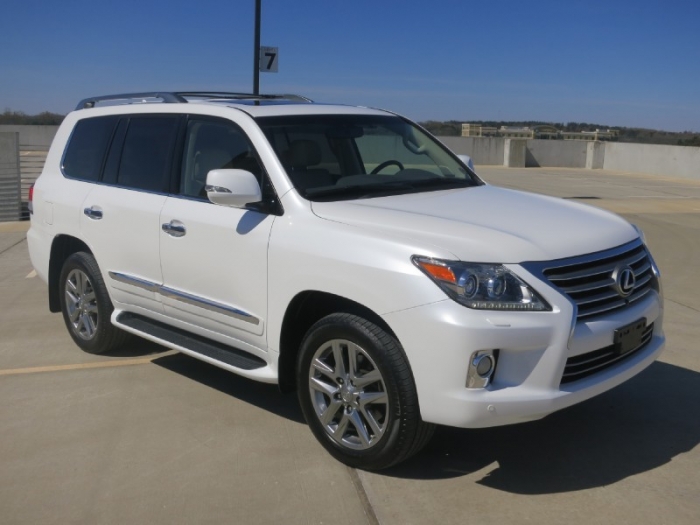 For sale: 2013 Lexus LX 570 V8 4WD 4dr SUV Jeep Full Options