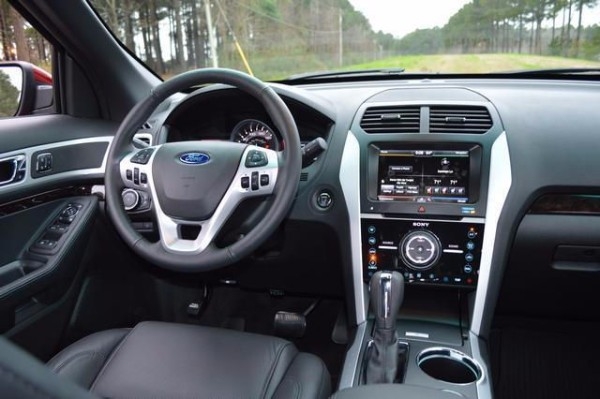 2015 Ford Explorer  $17,000